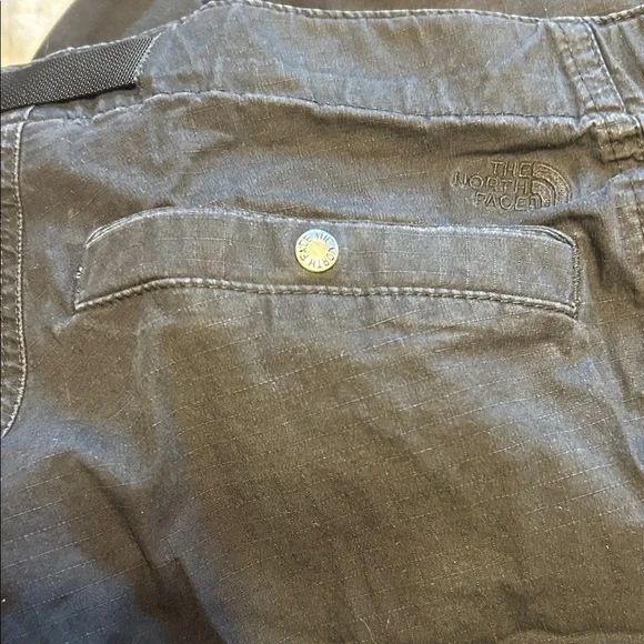 North Face Men's Black Cargo Pants - Casual Utility Style - Picture 3 of 5